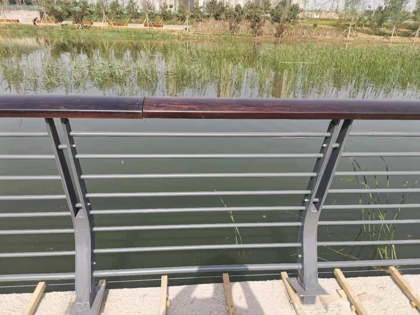 烟台市桥梁防撞护栏不锈钢护栏 - 方案